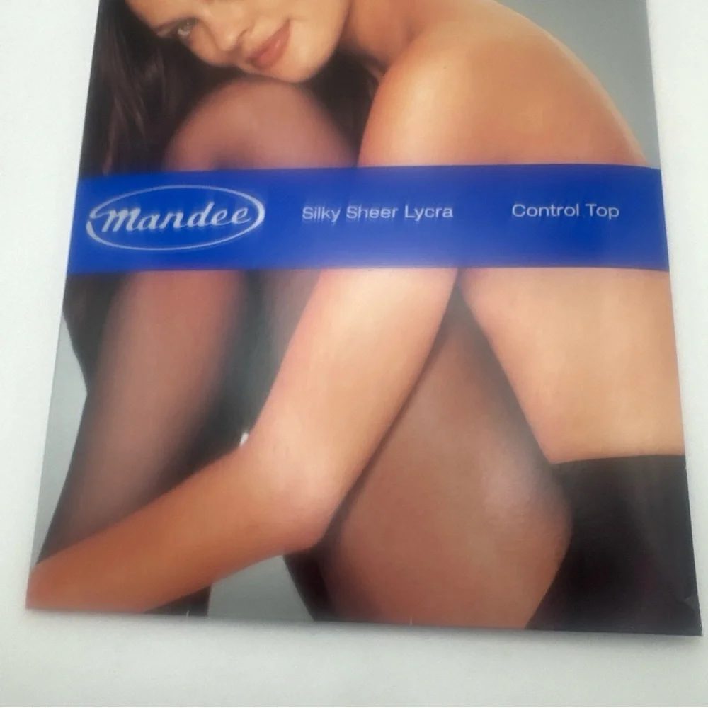 Mandee silky, sheer Lyra control top pantyhose, average black